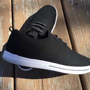 Men’s under Armour slip on 8M